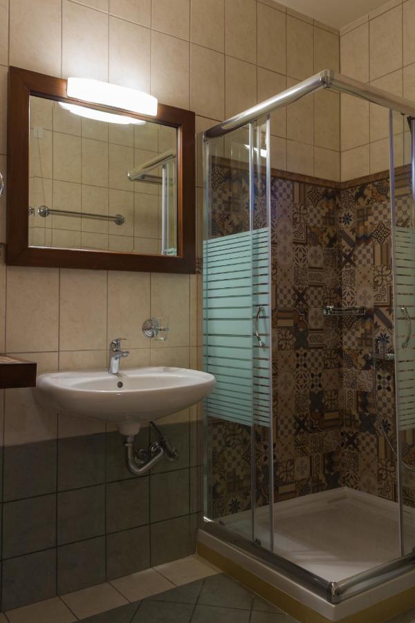 Akrolimnion Hotel Ioannina Buitenkant foto